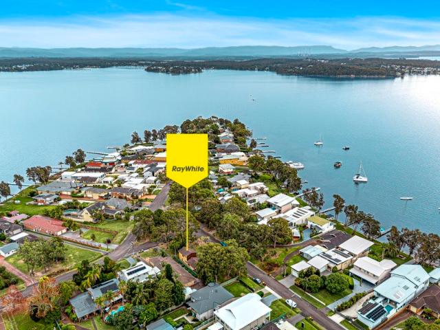 Lake Views,Great for Family or Friends, Investment, Granny Flat potential
