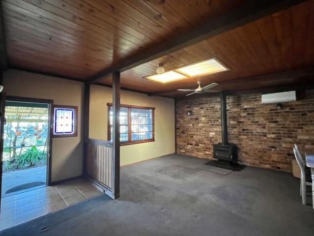 great for the handyman workshop & shed included