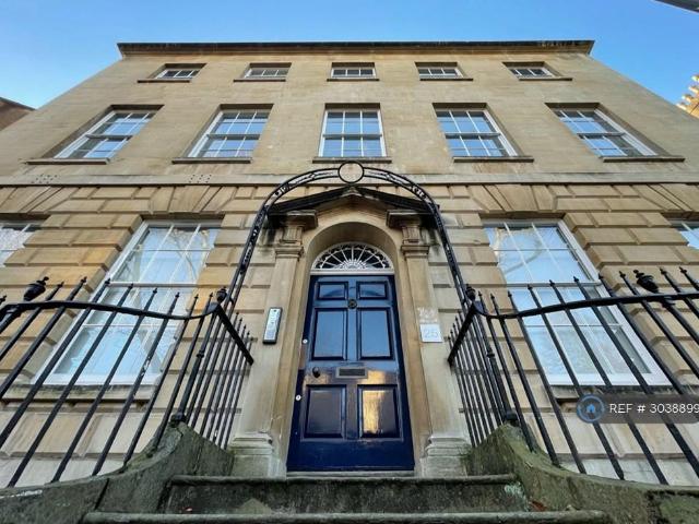 Great George Street, Bristol, BS1 2 bed flat to rent £1,900 pcm £438 pw