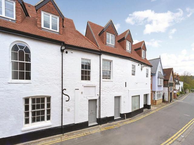 Great George Street, Godalming GU7, 2 bed flat to rent, £1,550 pcm | PrimeLocation