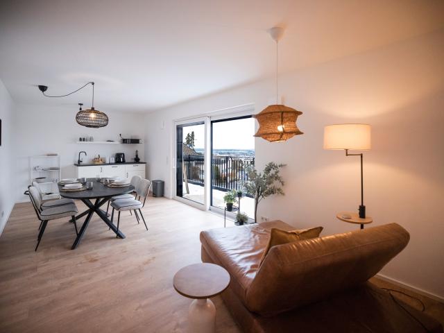 Great & gorgeous Penthouse suite in popular area