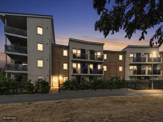 Great Ground, Aylesbury. 2 bed apartment to rent £1,450 pcm £335 pw