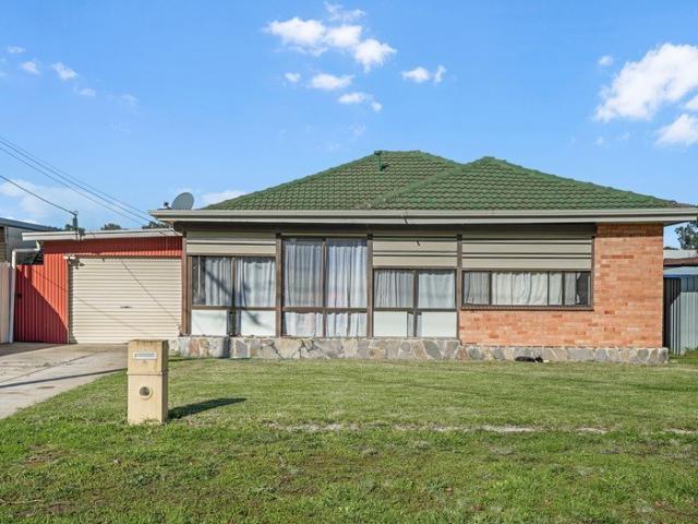 Great Growth & Golden Opportunities on Glenere Drive!
