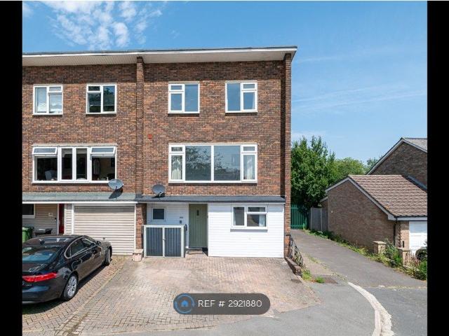 Great Gregorie, Basildon SS16, 5 bed terraced house to rent, £1,995 pcm | PrimeLocation