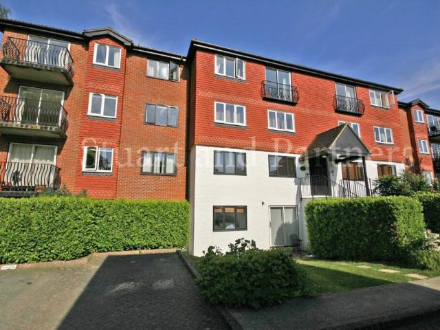 Great Heathmead, Haywards Heath RH16, 2 bed property to rent, £1,350 pcm | PrimeLocation