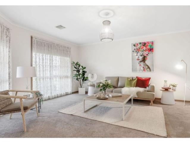 Great home for lease, great location, huge yard & outdoor entertaining area