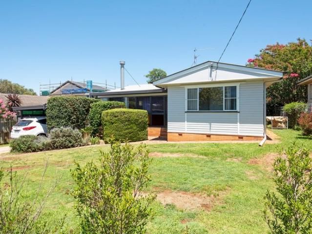 Great Home in Ultra Convenient Location!