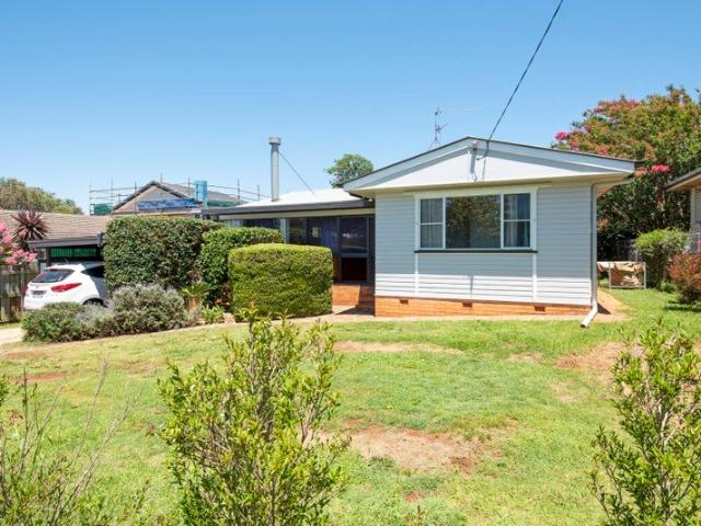 Great Home in Ultra Convenient Location!