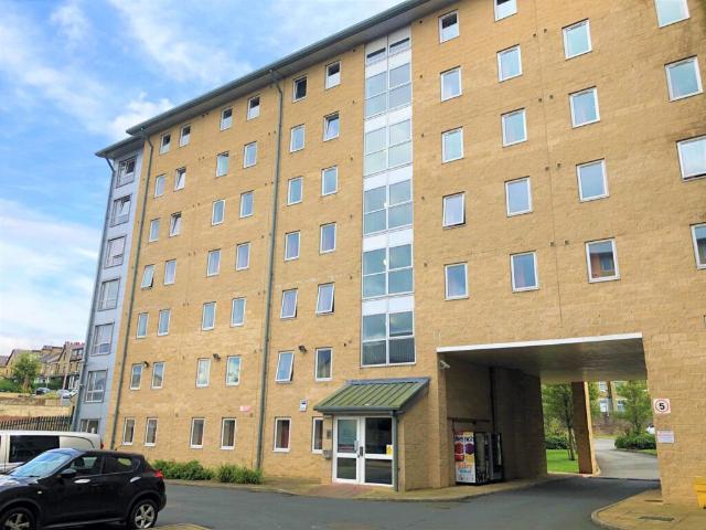 Great Horton Road, Brad BD7, Studio to rent, £693 pcm | PrimeLocation