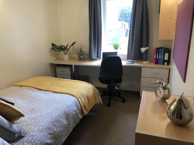 Great Horton Road, Bradford 6 bed private hall to rent £390 pcm £90 pw