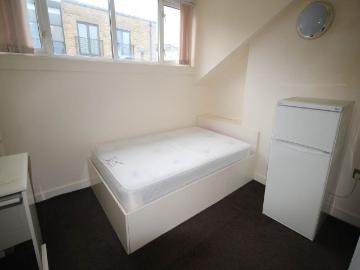Great Horton Road, Great Horton, Bradford BD7, Studio to rent, £425 pcm | PrimeLocation