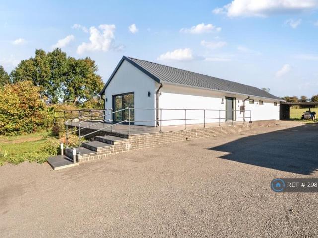 Great Horwood Road, Winslow, MK18 3 bed detached house to rent £1,800 pcm £415 pw