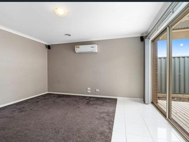 GREAT HOUSE & LOCATION
