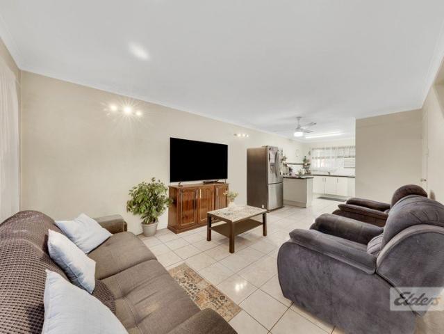 GREAT INVESTMENT IN THE CENTER OF TOWN!