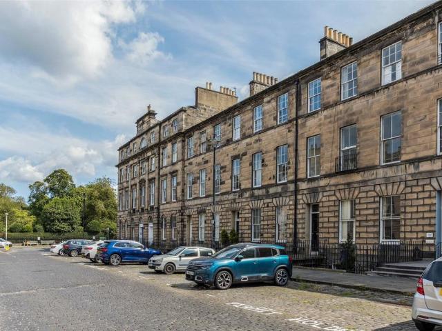 Great King Street, Edinburgh. 1 bed apartment to rent £1,650 pcm £381 pw