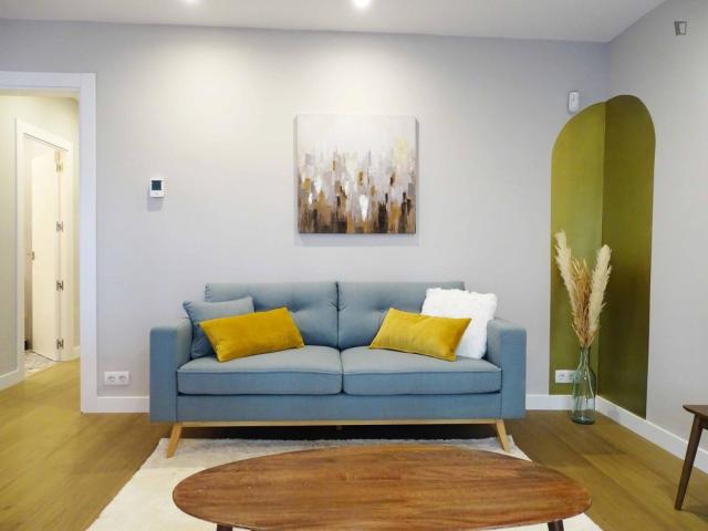 Great looking single bedroom