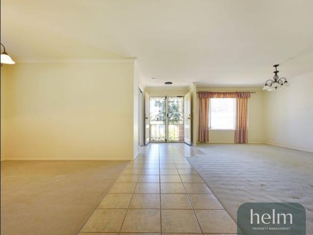 Great Location 4 Bedrooms in the Sunnybank Hills School Catchment