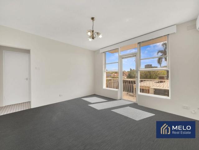 GREAT LOCATION!
