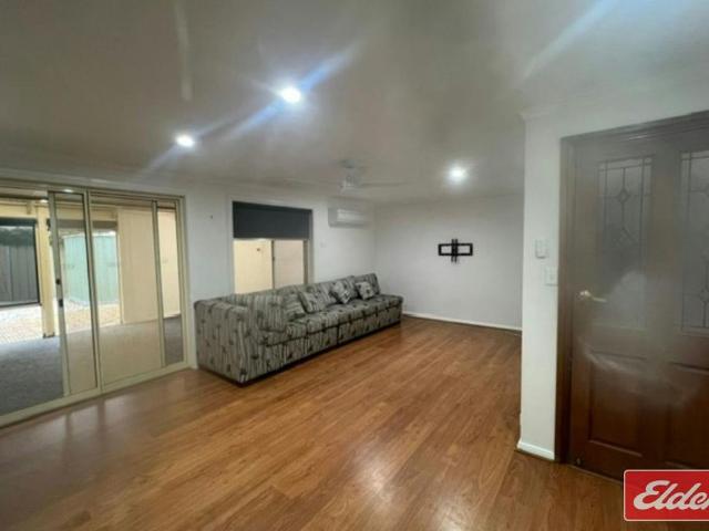 GREAT LOCATION, 2 BED UNIT