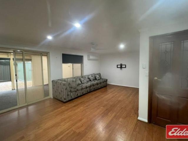 GREAT LOCATION, 2 BED UNIT