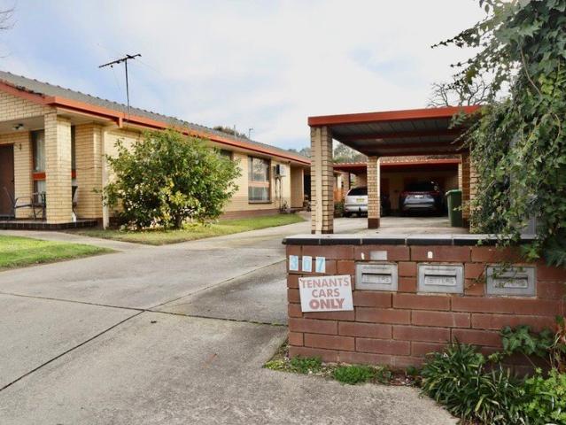 Great Location 2 Bedroom unit with Carport and Storage