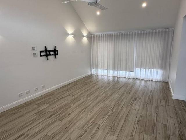 GREAT LOCATION 2 BEDROOMS