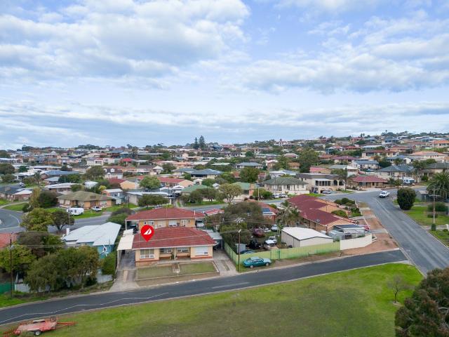 Great Location to Start out or Rent out
