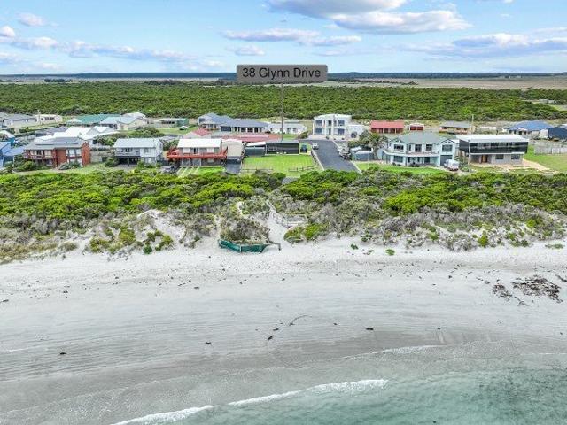 Great location, unique seafront, holiday fun awaits
