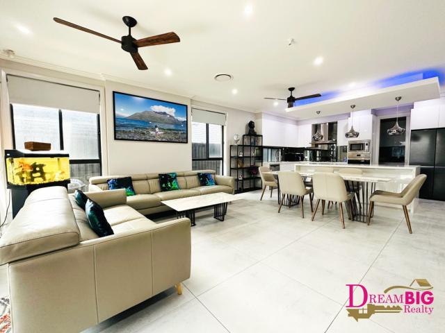 Great Location, Very Spacious & Solar panels!