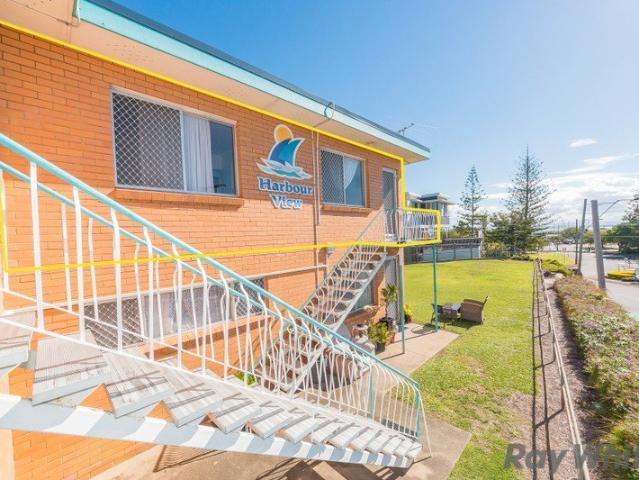 Great Location! Walk to the Beach!