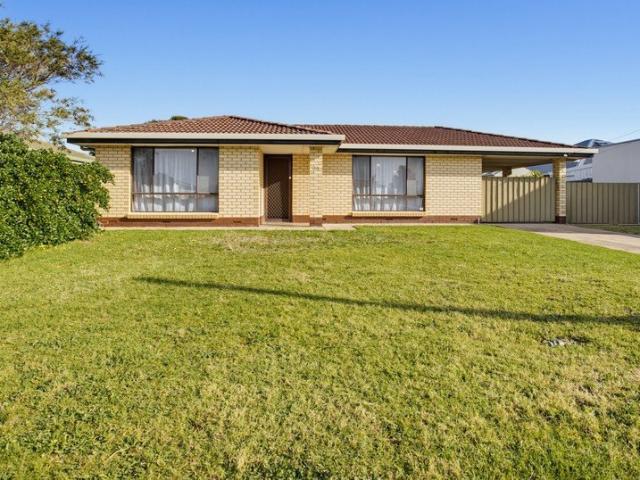 GREAT LOCATION WALK TO THE BEACH