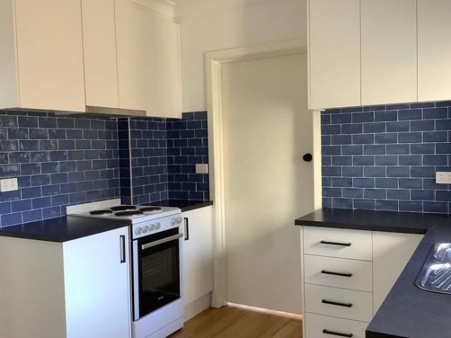 Great location & walking distance to Altona beach