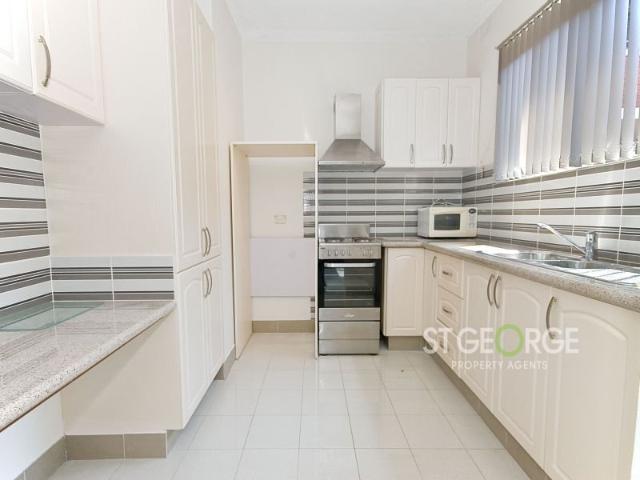 Great location, walking distance to station