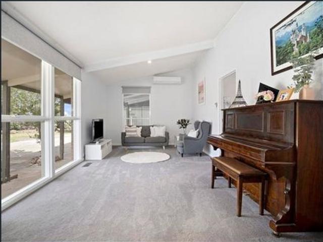 Great Location With Lots Of Space 4 Bedroom House For Rent
