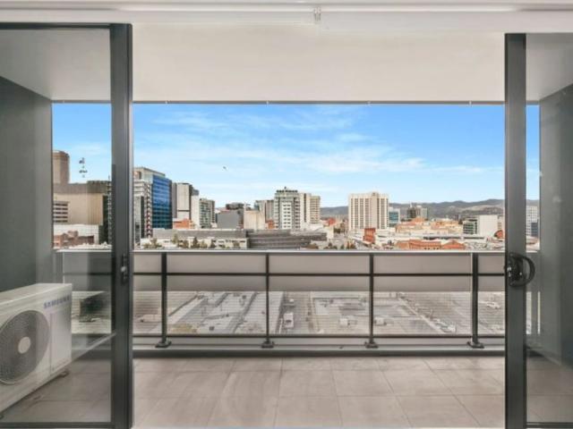 Great location with stylish, modern and furnished apartment in exceptional lifestyle