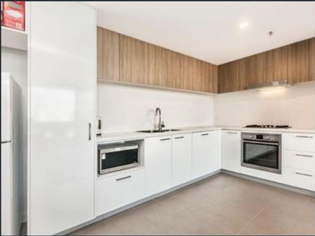 GREAT LOCATION WITH STYLISH, MODERN 2 BEDROOMS APARTMENT IN EXCEPTIONAL LIFESTYLE