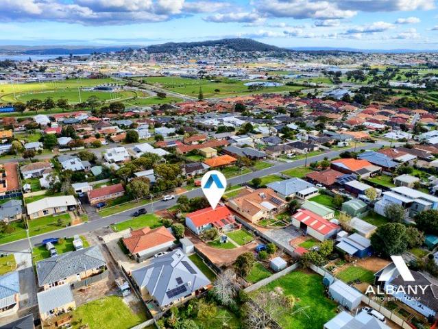 GREAT LOCATION WITH SUBDIVISION POTENTIAL