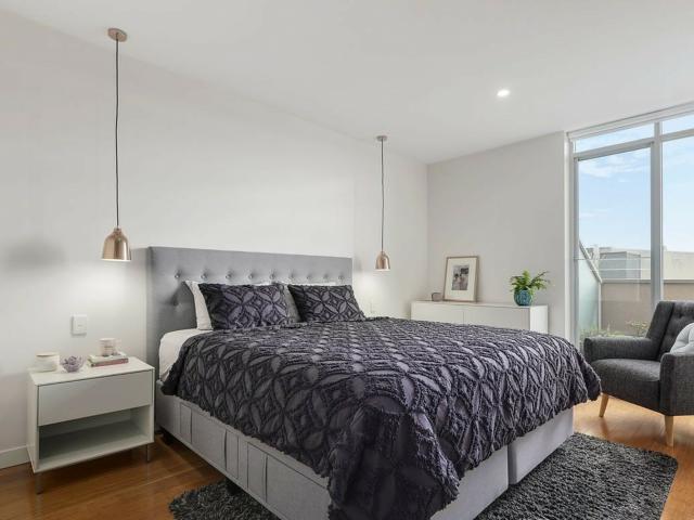 Sun Drenched & Modern Living in the Heart of Northcote – Walk to High St