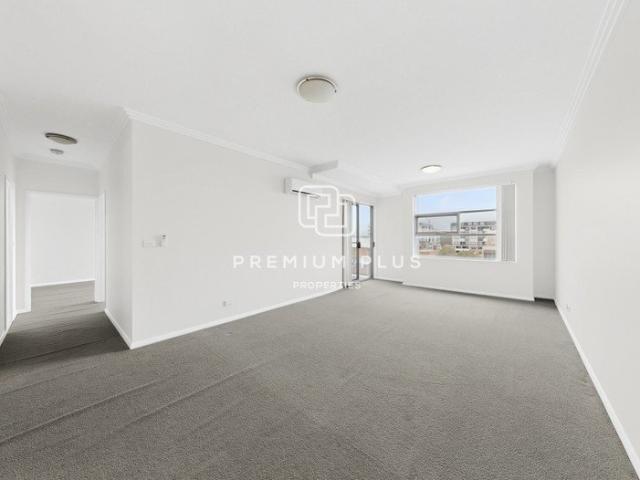 Great location Bright & Spacious 2 Bedroom Unit