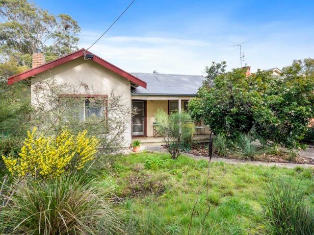 Great Location Character 2 Br Home Leased Self Contained 2br Granny Flat Set in Lovely Native Gardens Handy Shedding