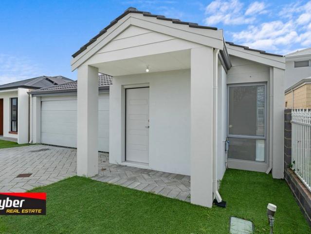 GREAT LOCATION CHARMING MODERN AND EASY CARE