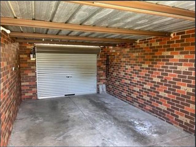 Great Location Comfortable 2br Unit Roomy Secure Yard