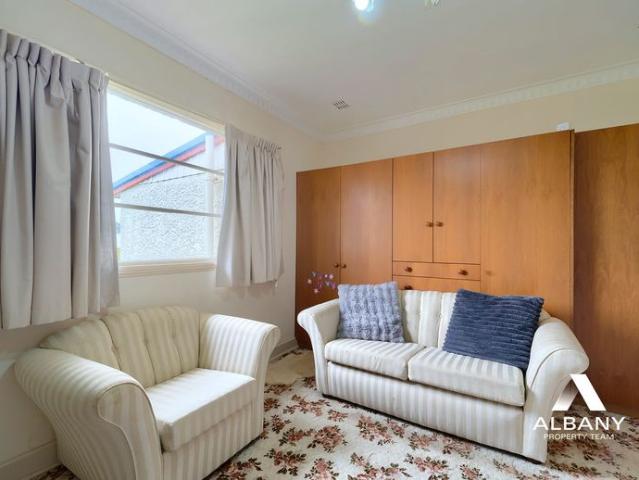 Great location, close to town
