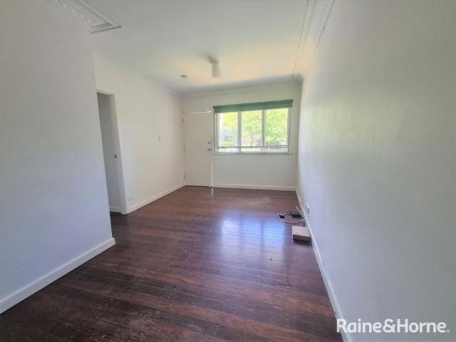 Great Location! Close to UQ!