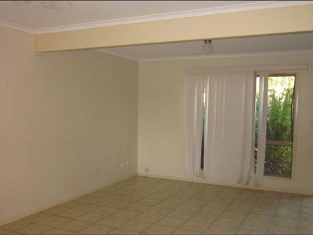 Great Location, close to schools and public transport!
