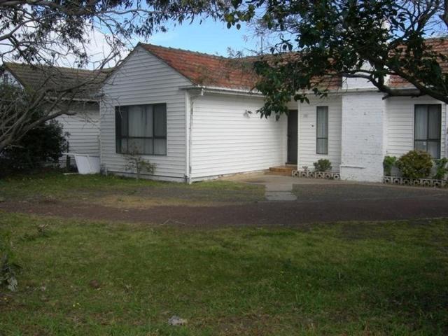 Great location, close to schools, shopping amenities and public transport