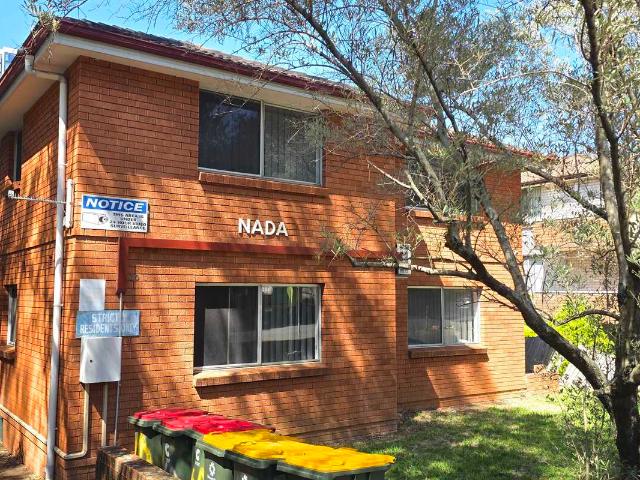 GREAT LOCATION CLOSE TO SHOPS & TRANSPORT