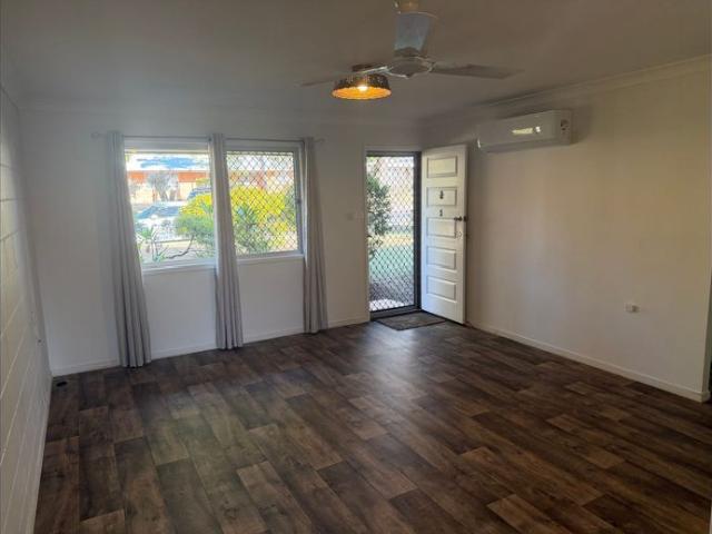 Great Location – Close to Shopping
