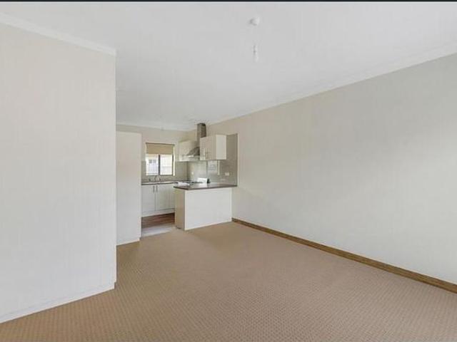 GREAT LOCATION EASY ACCESS TO CBD