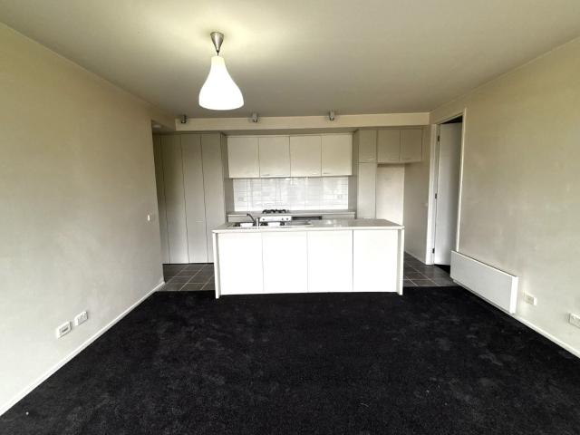 Great location, easy access to freeways, shopping amenities and schools
